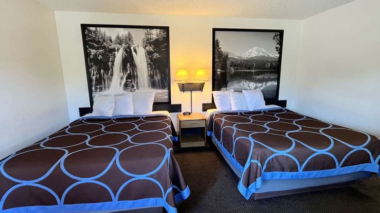 Super 8 Red Bluff Room