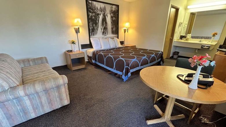 <b>Super 8 Red Bluff Room</b>. Images powered by <a href="https://iceportal.shijigroup.com/" title="IcePortal" target="_blank">IcePortal</a>.