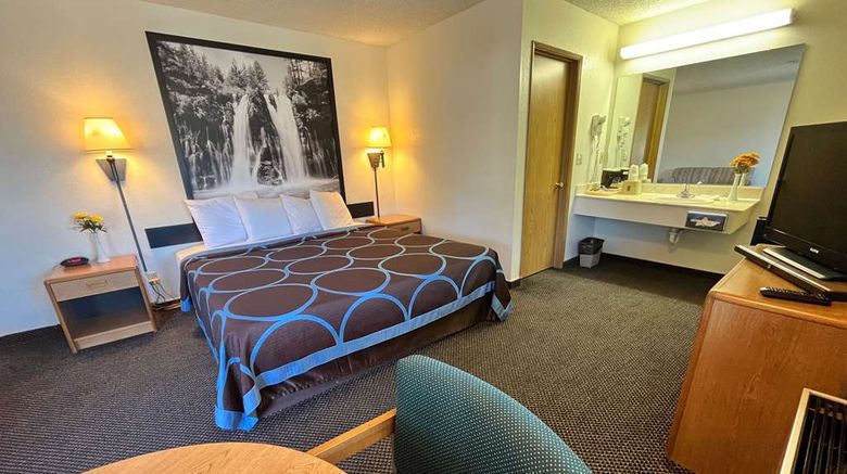 <b>Super 8 Red Bluff Room</b>. Images powered by <a href="https://iceportal.shijigroup.com/" title="IcePortal" target="_blank">IcePortal</a>.
