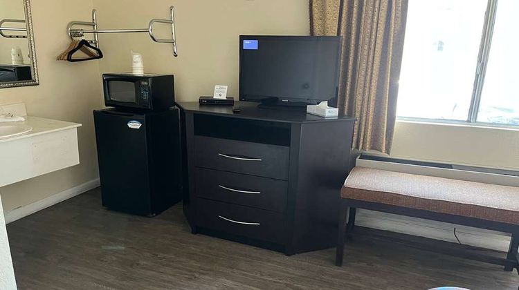 Super 8 Red Bluff Room