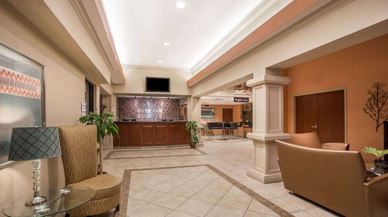 <b>Days Inn & Suites Lakeland Lobby</b>. Images powered by <a href="https://iceportal.shijigroup.com/" title="IcePortal" target="_blank">IcePortal</a>.