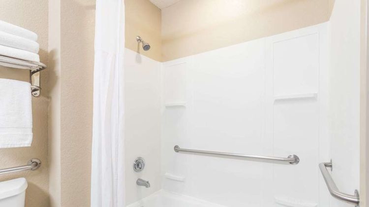 Days Inn & Suites Lakeland Room