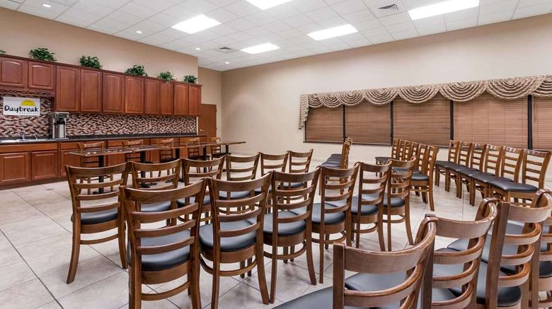 <b>Days Inn & Suites Lakeland Meeting</b>. Images powered by <a href="https://iceportal.shijigroup.com/" title="IcePortal" target="_blank">IcePortal</a>.