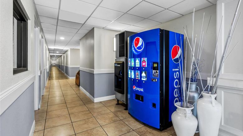 <b>Days Inn & Suites Lakeland Other</b>. Images powered by <a href="https://iceportal.shijigroup.com/" title="IcePortal" target="_blank">IcePortal</a>.