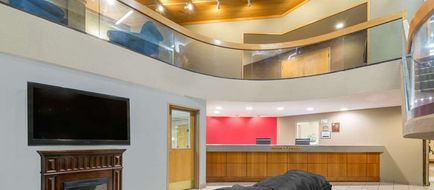 Ramada Columbus Polaris Lobby
