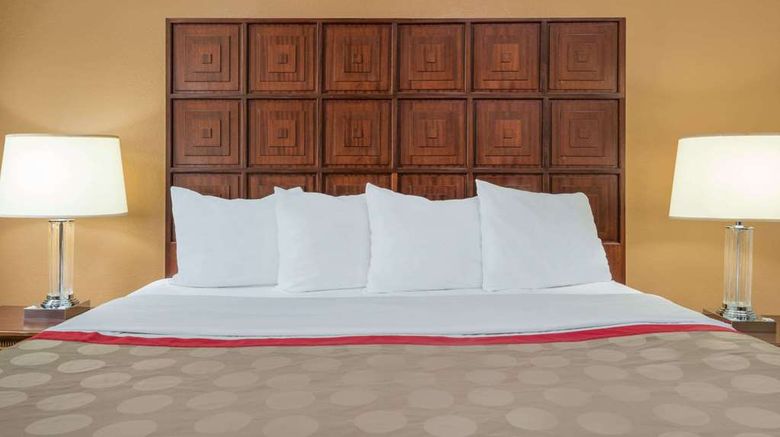 <b>Ramada Columbus Polaris Suite</b>. Images powered by <a href="https://iceportal.shijigroup.com/" title="IcePortal" target="_blank">IcePortal</a>.
