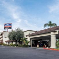 Howard Johnson Hotel & Conf Ctr