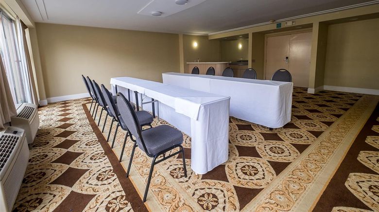 <b>Howard Johnson Hotel & Conf Ctr Meeting</b>. Images powered by <a href="https://iceportal.shijigroup.com/" title="IcePortal" target="_blank">IcePortal</a>.