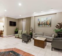 Howard Johnson Hotel & Conf Ctr Lobby
