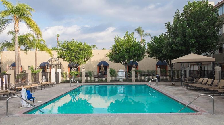 <b>Howard Johnson Hotel & Conf Ctr Pool</b>. Images powered by <a href="https://iceportal.shijigroup.com/" title="IcePortal" target="_blank">IcePortal</a>.