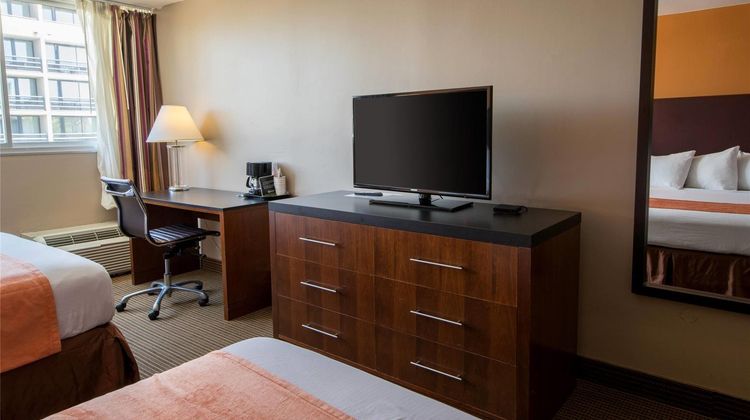 Howard Johnson Hotel & Conf Ctr Room
