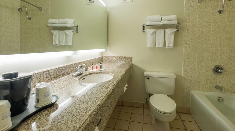 Howard Johnson Hotel & Conf Ctr Room