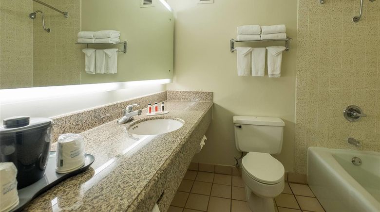 <b>Howard Johnson Hotel & Conf Ctr Room</b>. Images powered by <a href="https://iceportal.shijigroup.com/" title="IcePortal" target="_blank">IcePortal</a>.