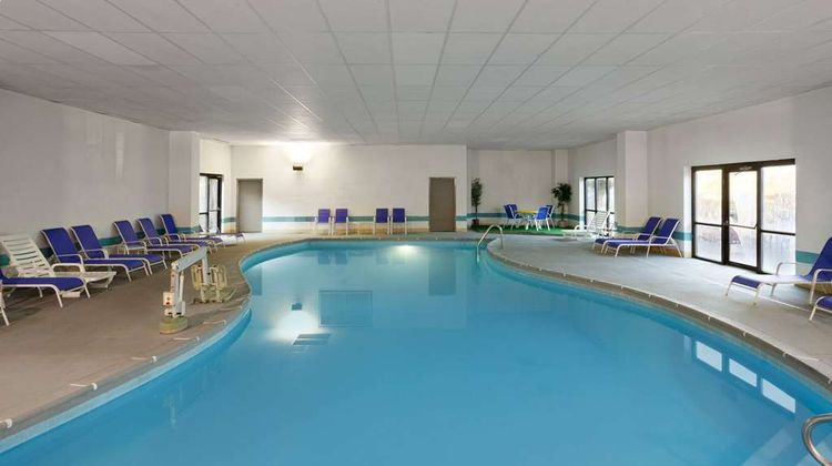 Days Inn & Suites Northwest Indianapolis Pool