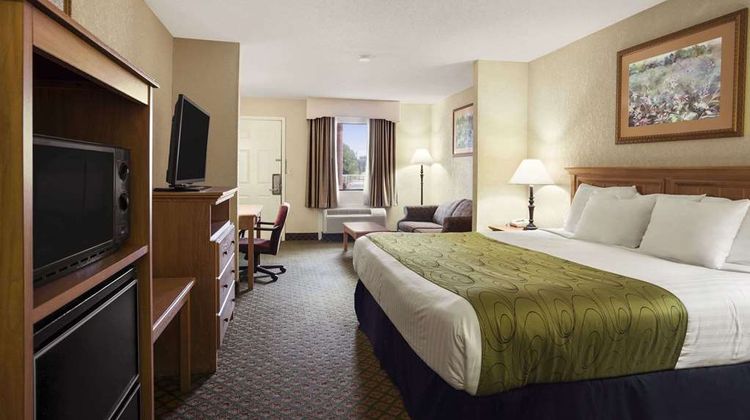 Days Inn & Suites Stuttgart Room