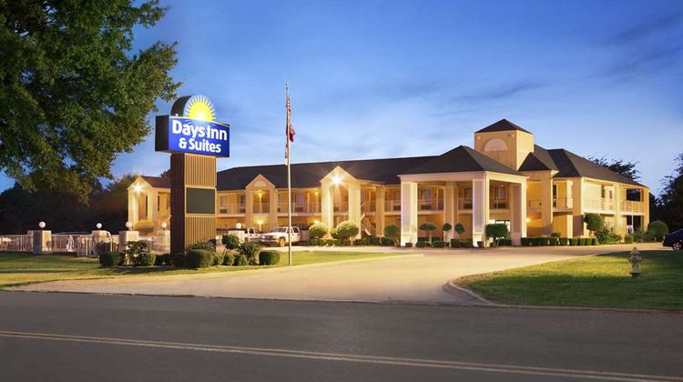 Days Inn & Suites Stuttgart Exterior