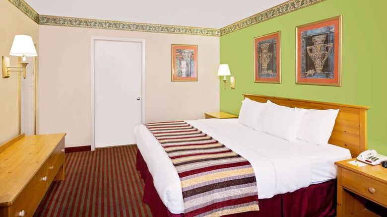 <b>Days Inn & Suites Starkville Room</b>. Images powered by <a href="https://iceportal.shijigroup.com/" title="IcePortal" target="_blank">IcePortal</a>.