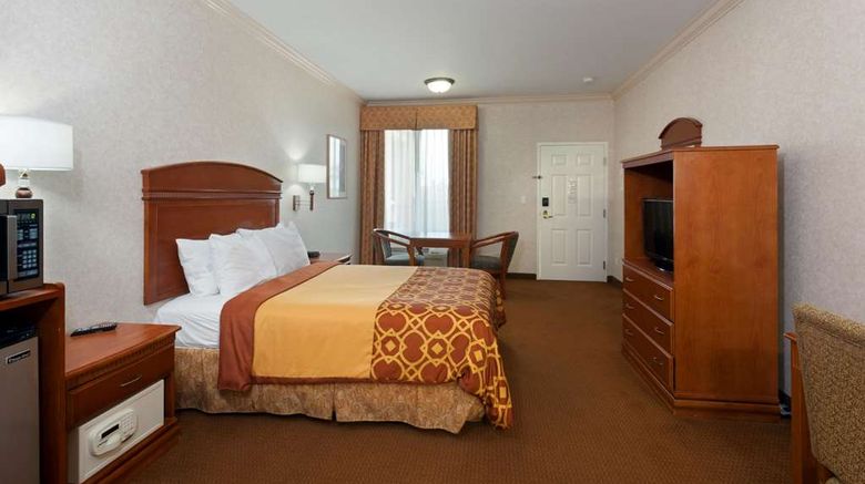 <b>Howard Johnson Inn & Suites Pico Rivera Room</b>. Images powered by <a href="https://iceportal.shijigroup.com/" title="IcePortal" target="_blank">IcePortal</a>.