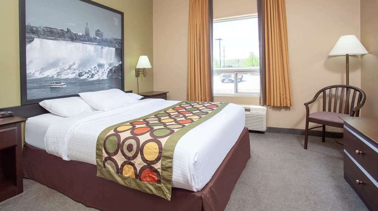 Super 8 Midland Suite