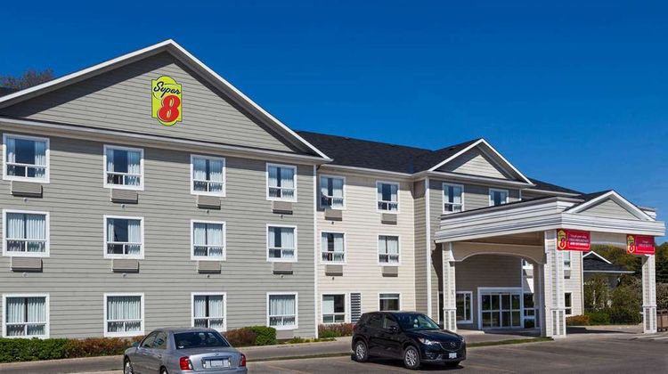 Super 8 Midland Exterior