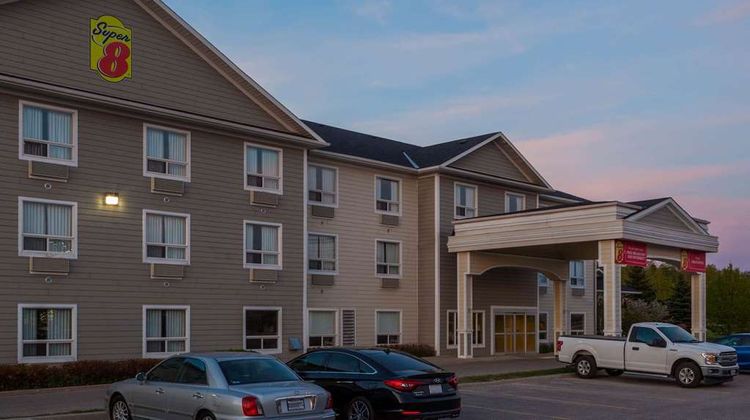 Super 8 Midland Exterior