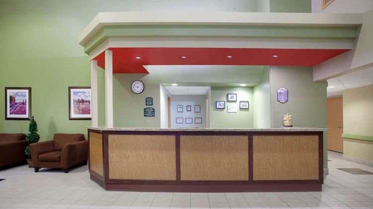 Super 8 Midland Lobby