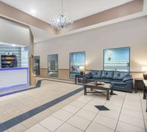 Super 8 North Little Rock/McCain Lobby