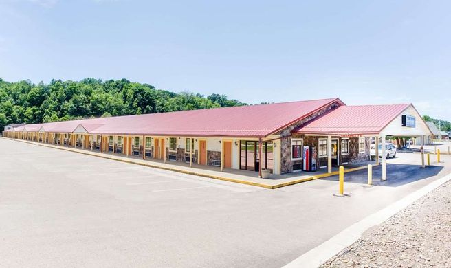 Travelodge Parkersburg Exterior