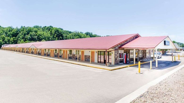 Travelodge Parkersburg Exterior. Images powered by <a href="https://iceportal.shijigroup.com" target="_blank" rel="noopener">Ice Portal</a>.