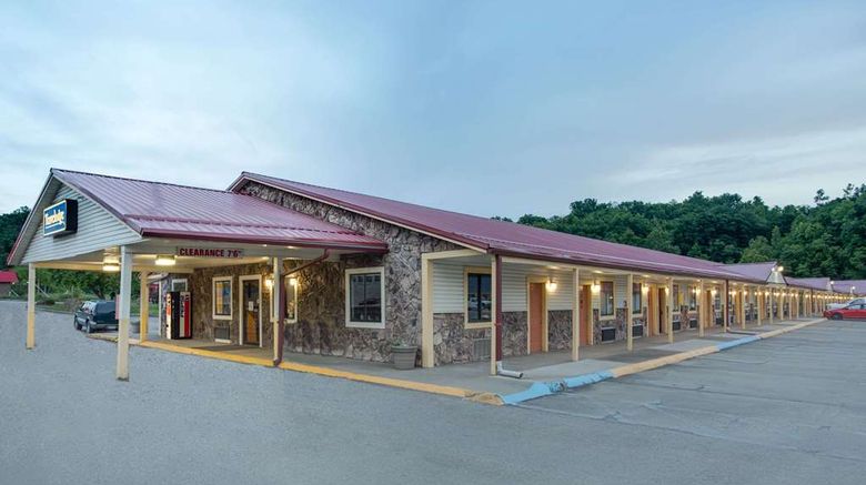 <b>Travelodge Parkersburg Exterior</b>. Images powered by <a href="https://iceportal.shijigroup.com/" title="IcePortal" target="_blank">IcePortal</a>.