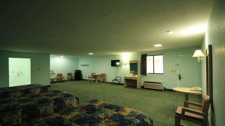 Travelodge Parkersburg Room