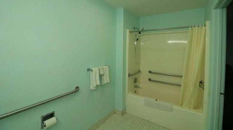 <b>Travelodge Parkersburg Room</b>. Images powered by <a href="https://iceportal.shijigroup.com/" title="IcePortal" target="_blank">IcePortal</a>.