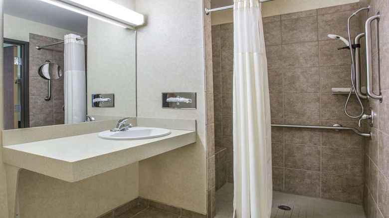 <b>Days Inn Manitou Springs Room</b>. Images powered by <a href="https://iceportal.shijigroup.com/" title="IcePortal" target="_blank">IcePortal</a>.
