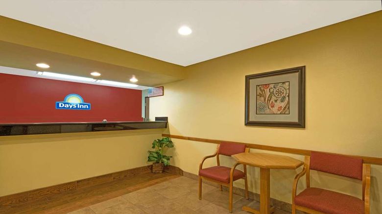 <b>Days Inn Cameron Lobby</b>. Images powered by <a href="https://iceportal.shijigroup.com/" title="IcePortal" target="_blank">IcePortal</a>.