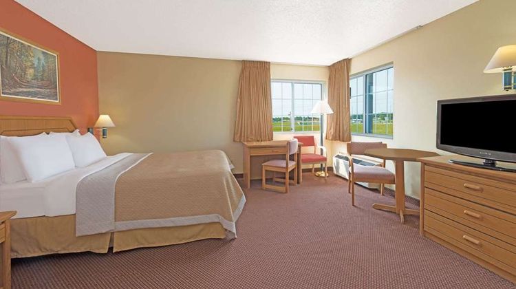 Days Inn Cameron Room