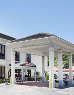 Baymont Inn & Suites  Garden City