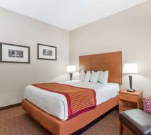 Baymont Inn & Suites  Garden City Room