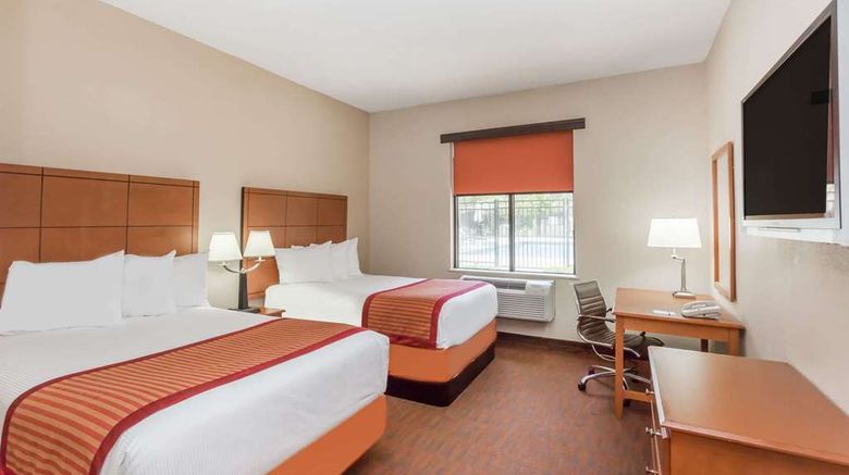 <b>Baymont Inn & Suites  Garden City Room</b>. Images powered by <a href="https://iceportal.shijigroup.com/" title="IcePortal" target="_blank">IcePortal</a>.