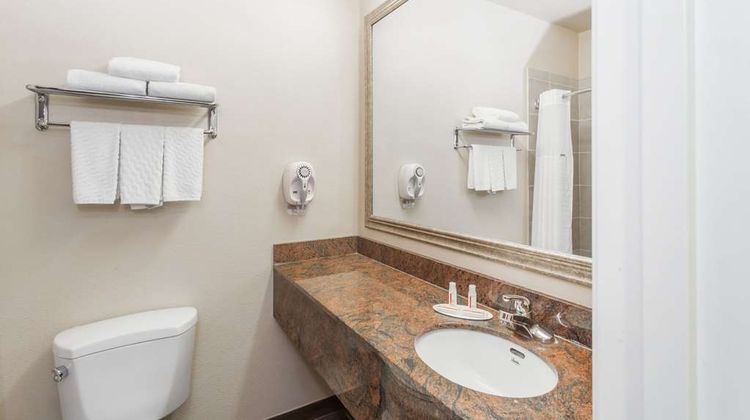 Baymont Inn & Suites  Garden City Room