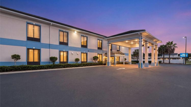 Baymont Inn & Suites  Garden City Exterior