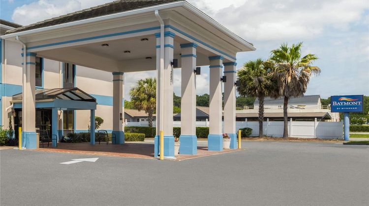 Baymont Inn & Suites  Garden City Exterior