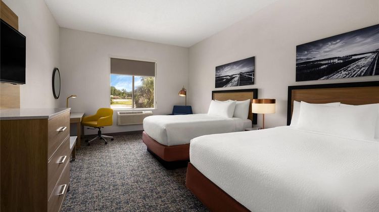 Baymont Inn & Suites  Garden City Room