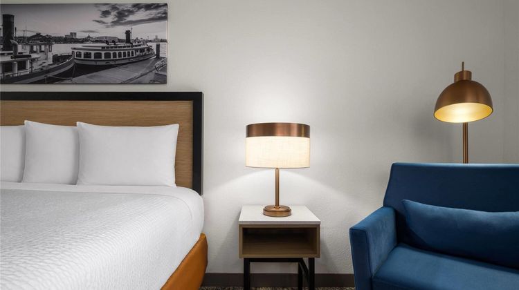 Baymont Inn & Suites  Garden City Room
