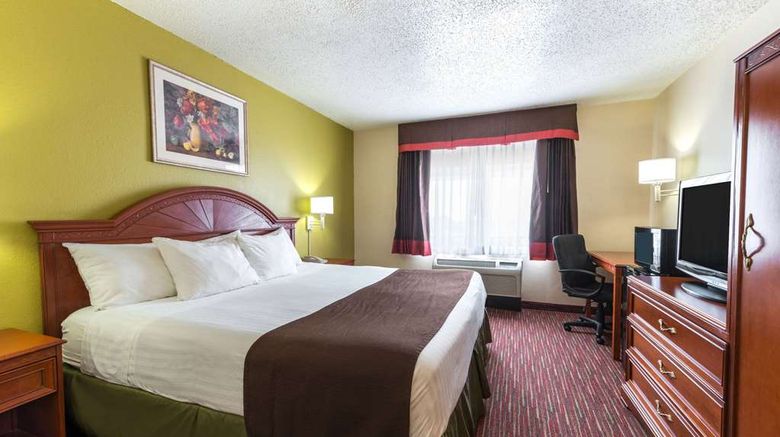 <b>Baymont Inn & Suites Louisville East Room</b>. Images powered by <a href="https://iceportal.shijigroup.com/" title="IcePortal" target="_blank">IcePortal</a>.