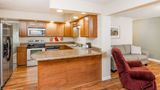 Baymont Inn & Suites Peoria Suite
