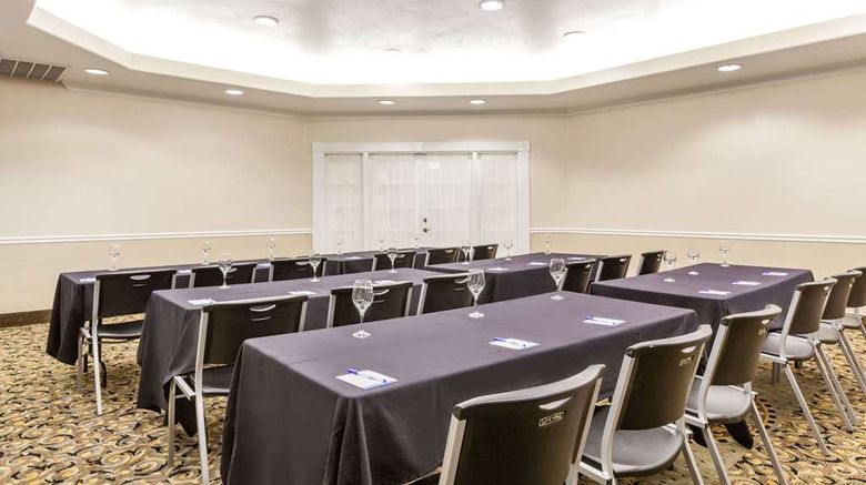 <b>Baymont Inn & Suites Galveston Meeting</b>. Images powered by <a href="https://iceportal.shijigroup.com/" title="IcePortal" target="_blank">IcePortal</a>.