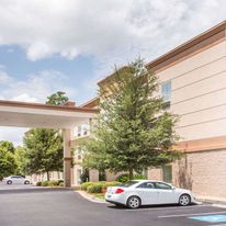 Baymont Inn & Suites Savannah South
