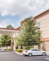 Baymont Inn & Suites Savannah South
