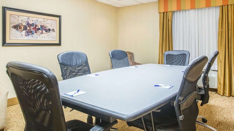 Baymont Inn & Suites Savannah South Meeting