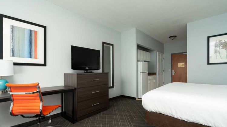 Baymont Inn & Suites Augusta Riverwatch Room
